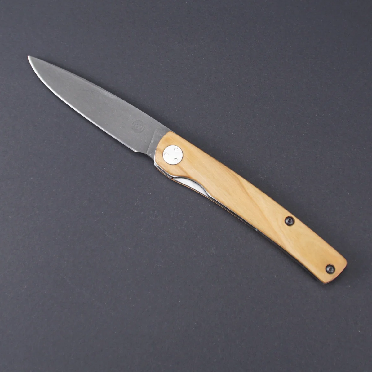 Handgefertigtes Klappmesser Linerlock Kirschholzgriff schwarze Klinge