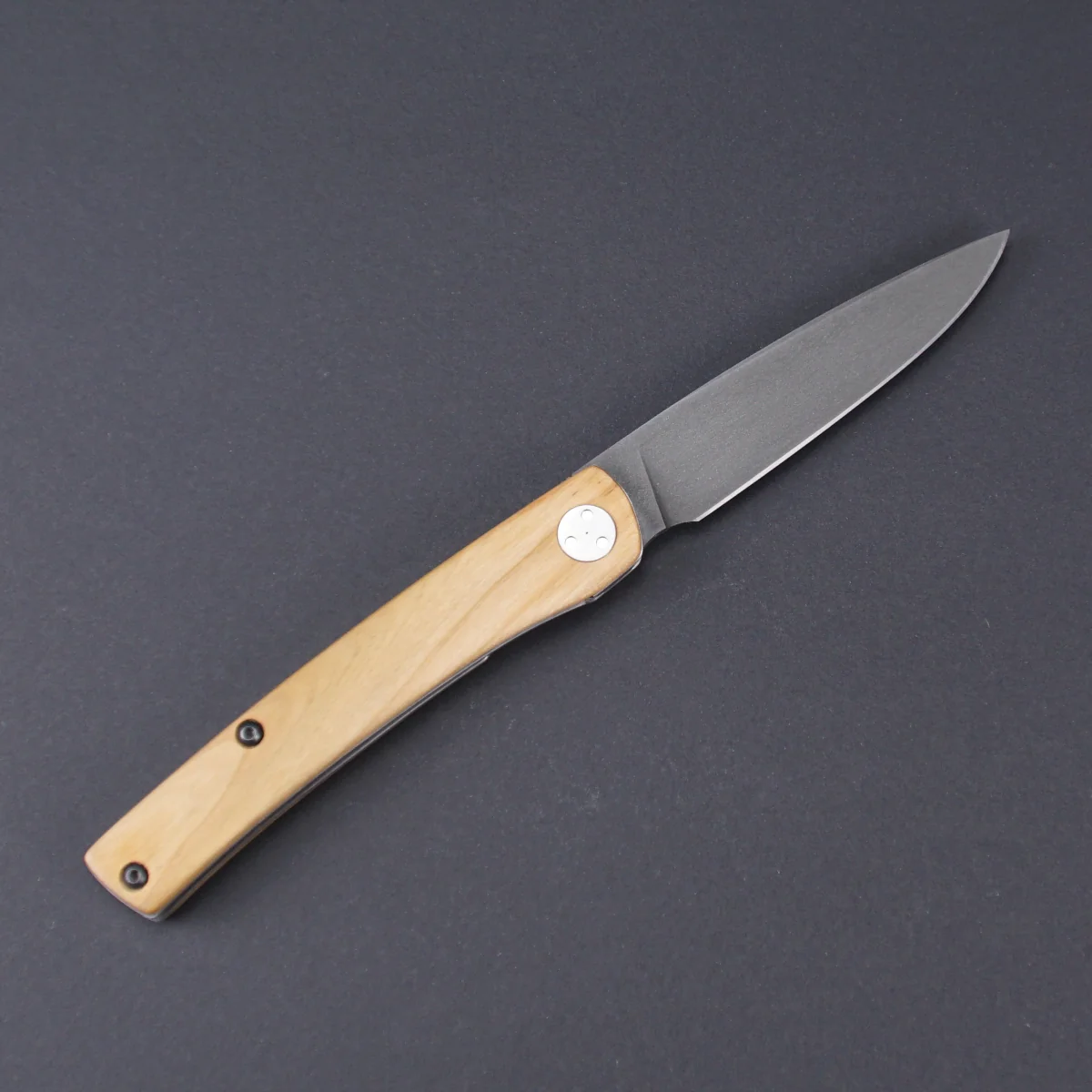 Handgefertigtes Klappmesser Linerlock Kirschholzgriff schwarze Klinge
