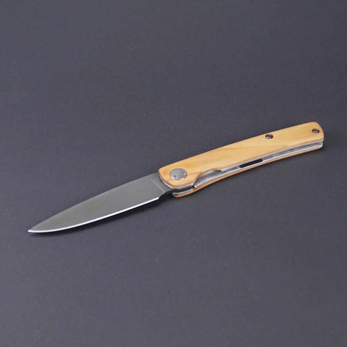Handgefertigtes Klappmesser Linerlock Kirschholzgriff schwarze Klinge