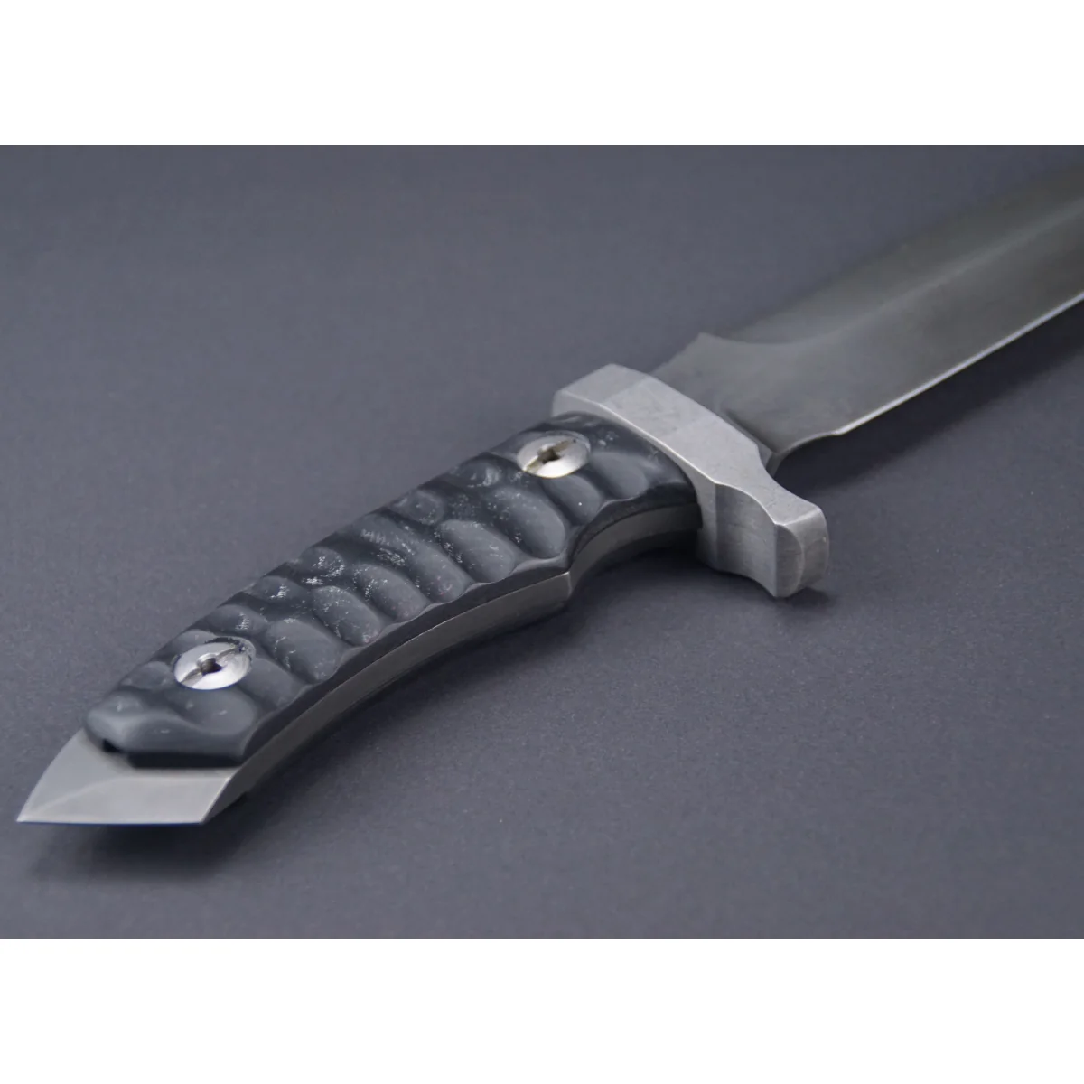 Handgeschmidetes Outdoor Messer Parierstück Baumwollmicarta Griff