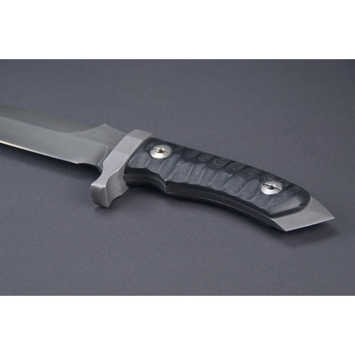 Handgeschmidetes Outdoor Messer Parierstück Baumwollmicarta Griff