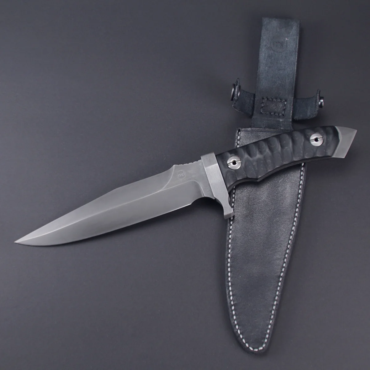 Handgeschmidetes Outdoor Messer Lederscheide Schwarz
